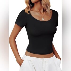 Sherosa Scoop Neck Short Sleeve Crop Top